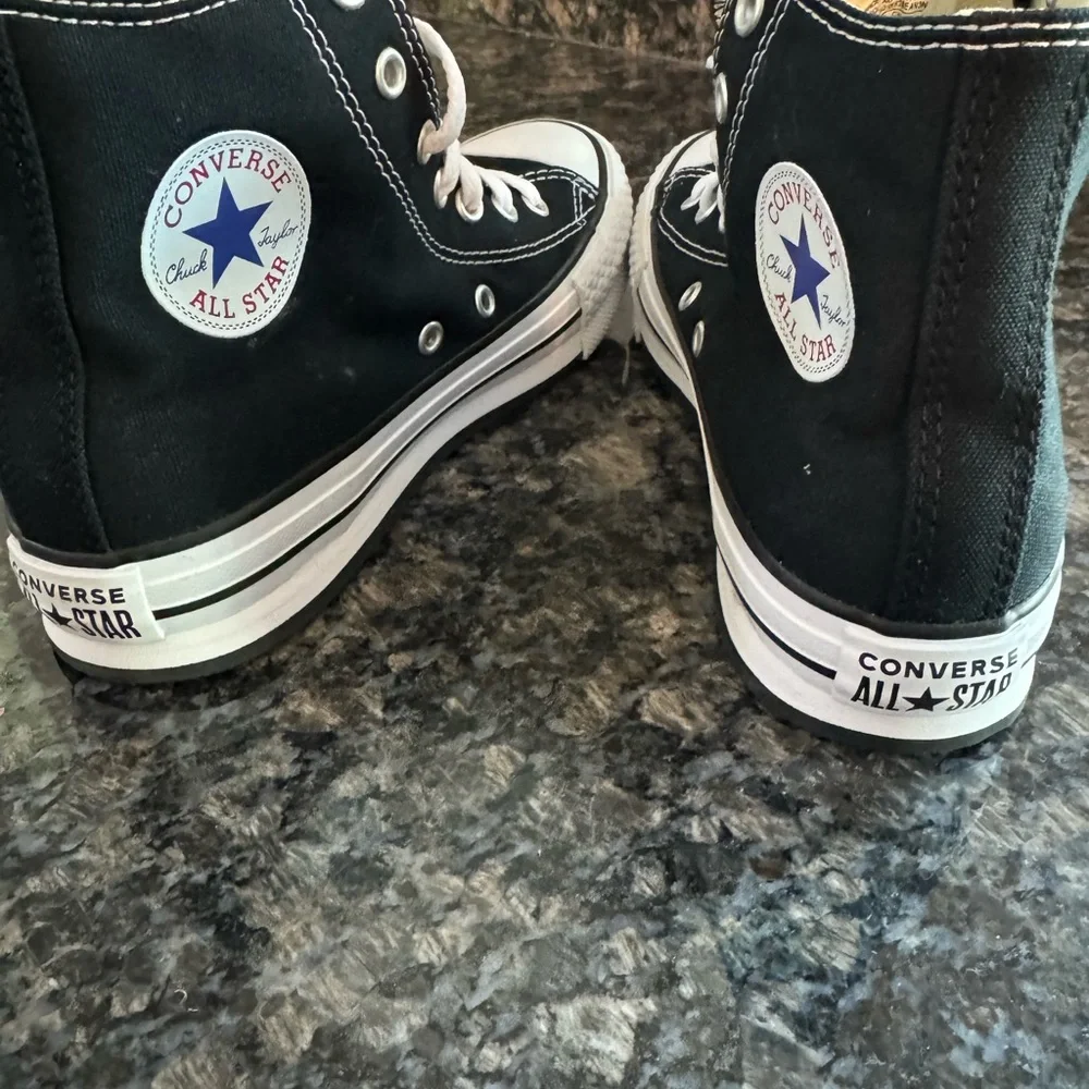 Converse stylish black